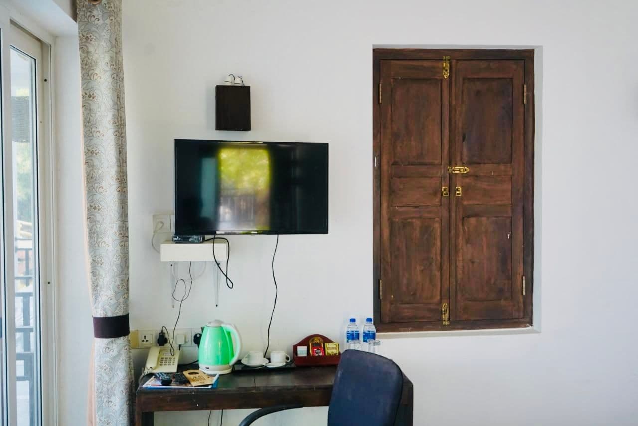 Triple Room thumbnail 4