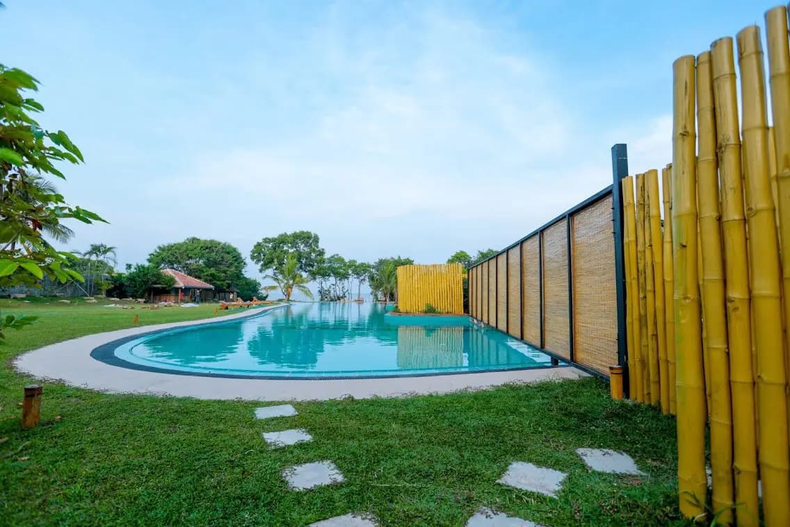 Pool Day-Pass